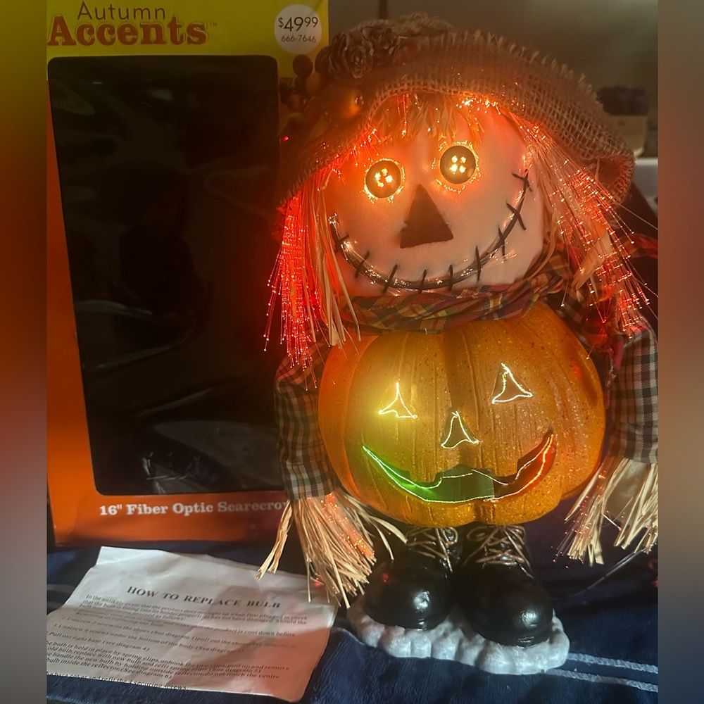 Halloween LIGHT 16” FIBER OPTIC LIGHT UP SCARECROW Pumpkin Figure Fall Decor